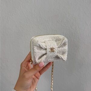 CHANEL Cream Tweed Mini Bow Crossbody Coin Bag (GWP)
